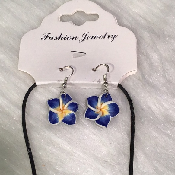 Fashion Jewelry - flower earring necklace set - Picture 4 of 5